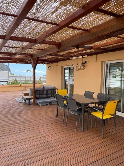 Rare ! Spacieux T3 En Roof-Top Au Barachois - 2 Ch Climatisees - 6 Couchages - Proche Aeroport サン＝ドニ エクステリア 写真