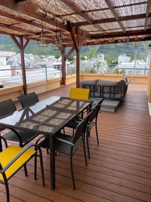 Rare ! Spacieux T3 En Roof-Top Au Barachois - 2 Ch Climatisees - 6 Couchages - Proche Aeroport サン＝ドニ エクステリア 写真